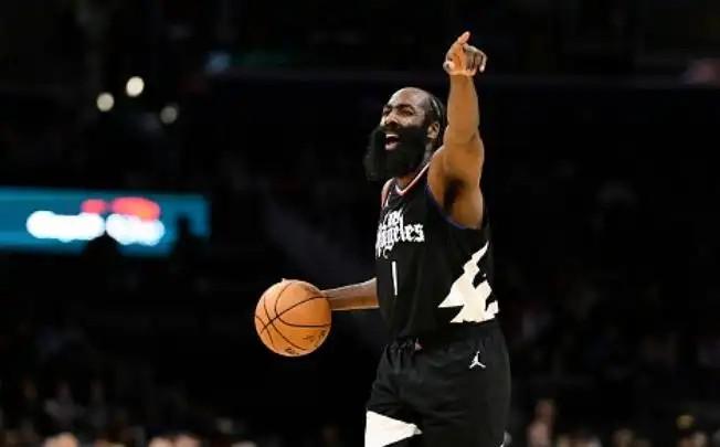 乐鱼（LEYU）体育-历史荣光：自由投、篮板、盖帽的传奇瞬间的简单介绍