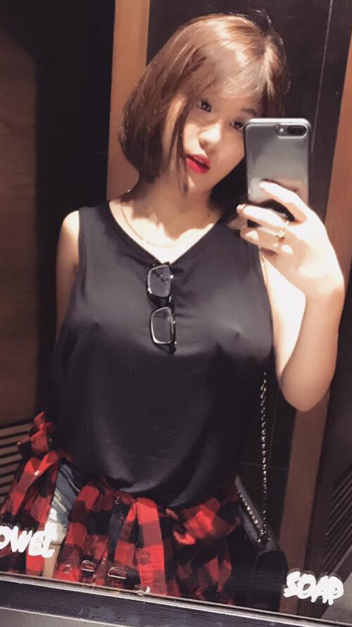 乐鱼体育App下载-凯莉·麦基翁三冠加身，凯莉·麦吉利斯照片