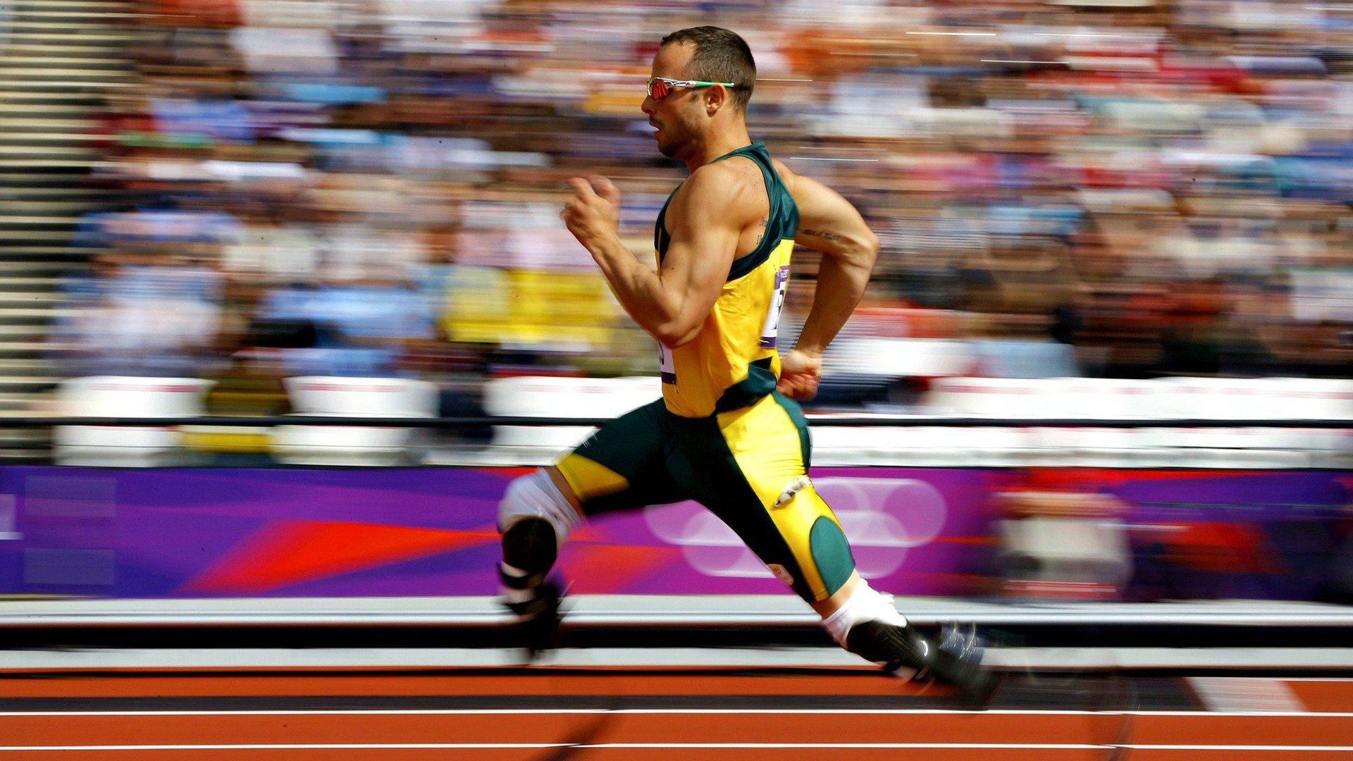 _场外故事：运动员公益慈善引关注_，善待运动员