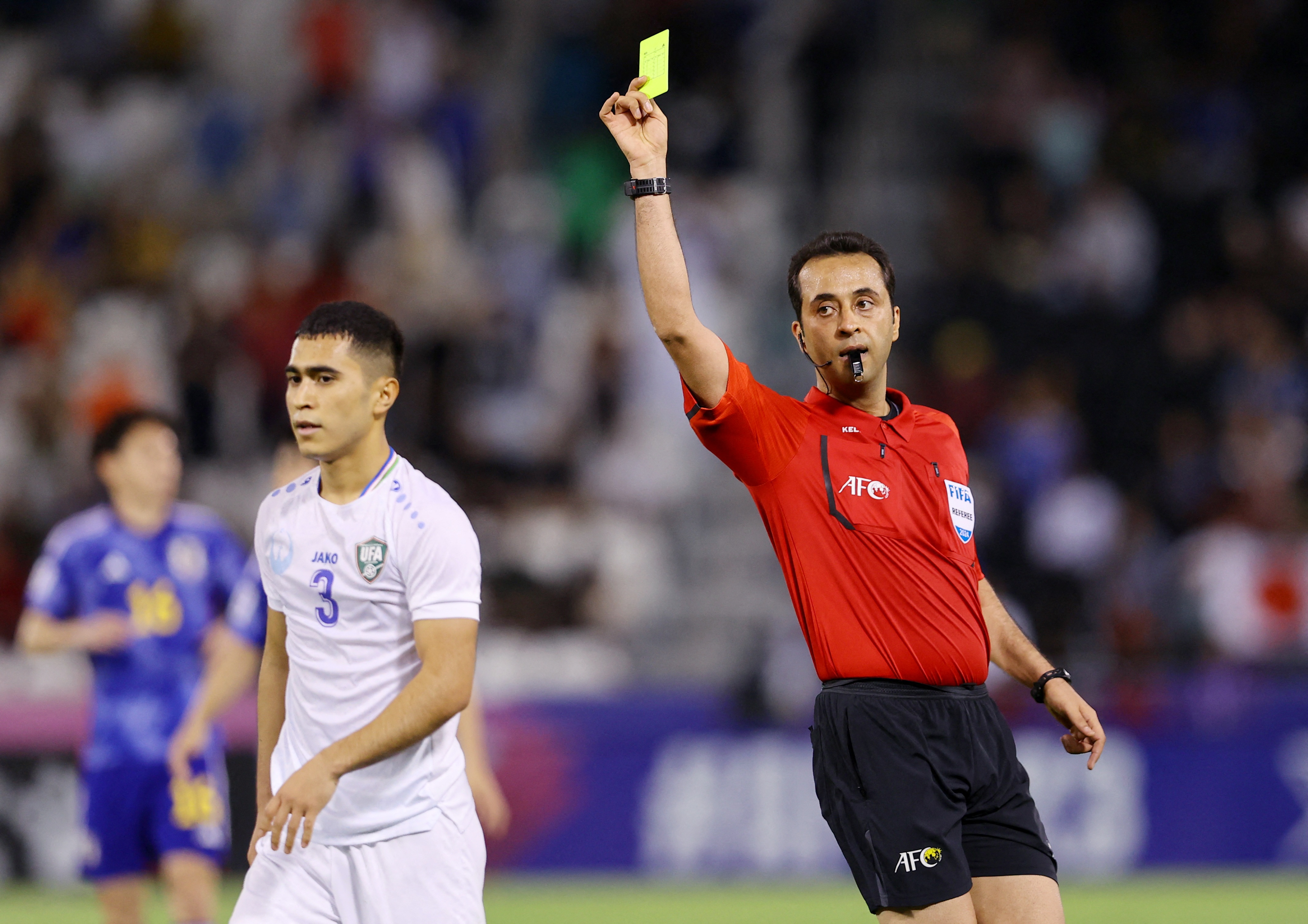 乐鱼体育:中超联赛裁判：接受赛后评估，提升执法水平，确保比赛公正的简单介绍