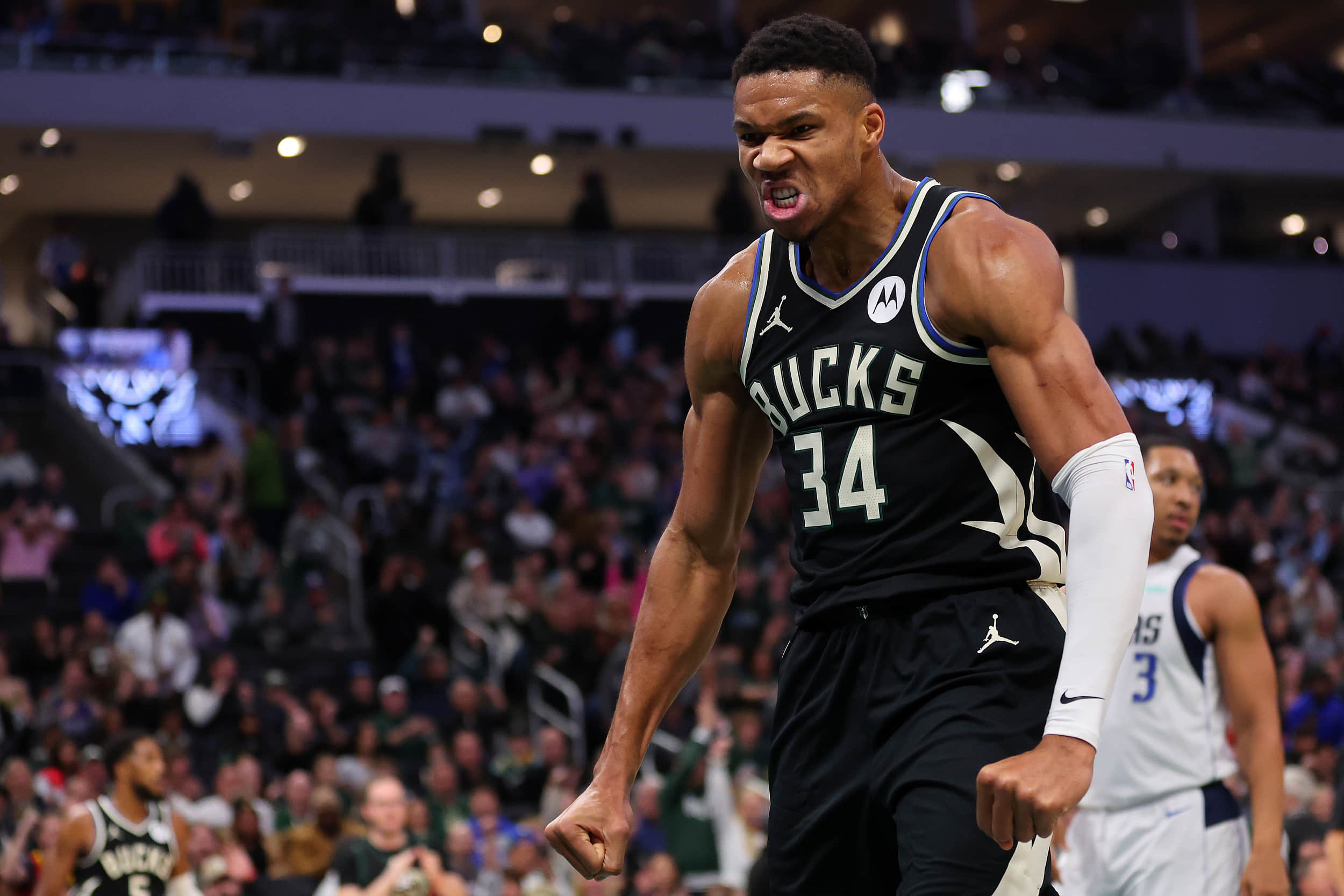 乐鱼体育:雄鹿队字母哥的伤病隐患：如何保障健康，延续职业生涯？的简单介绍