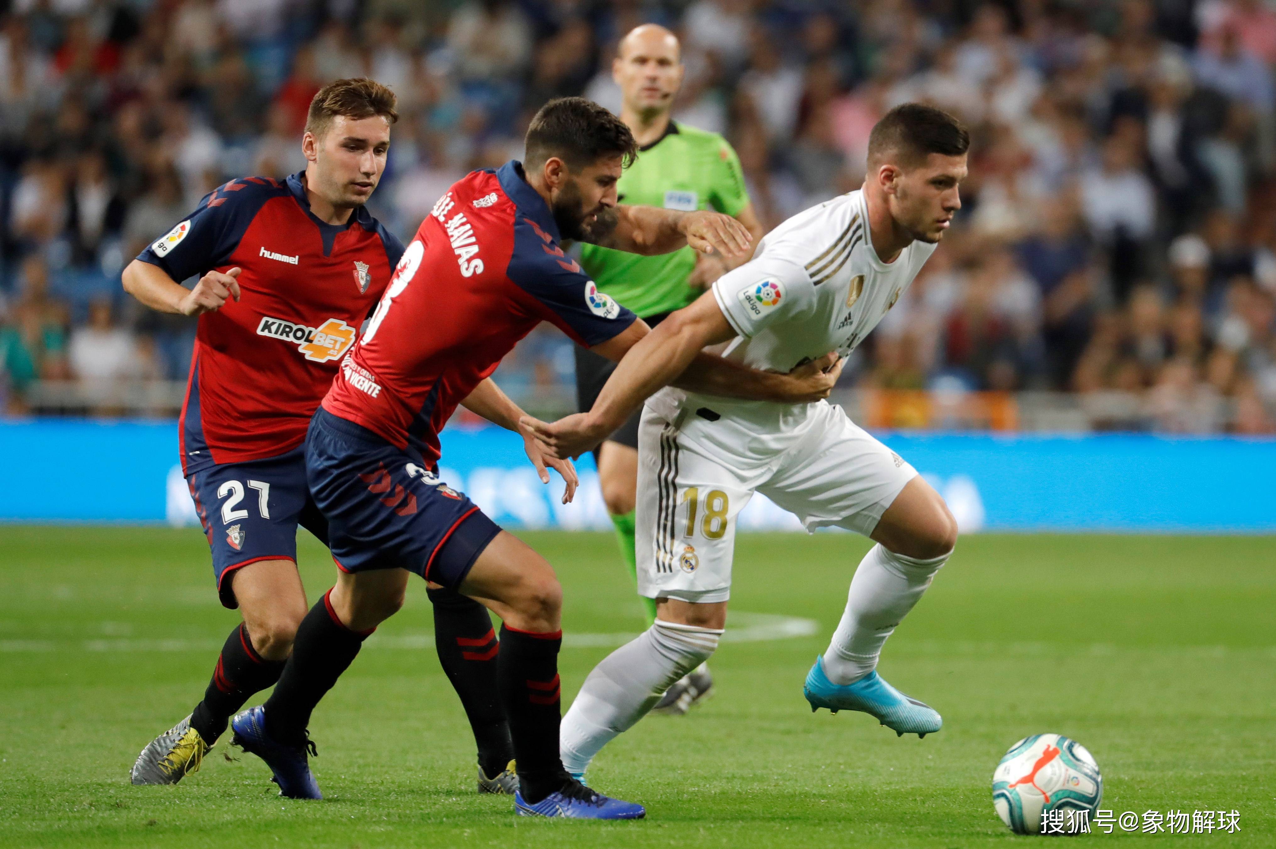 乐鱼体育：意甲萨勒尼塔纳的进攻战术解析与未来展望