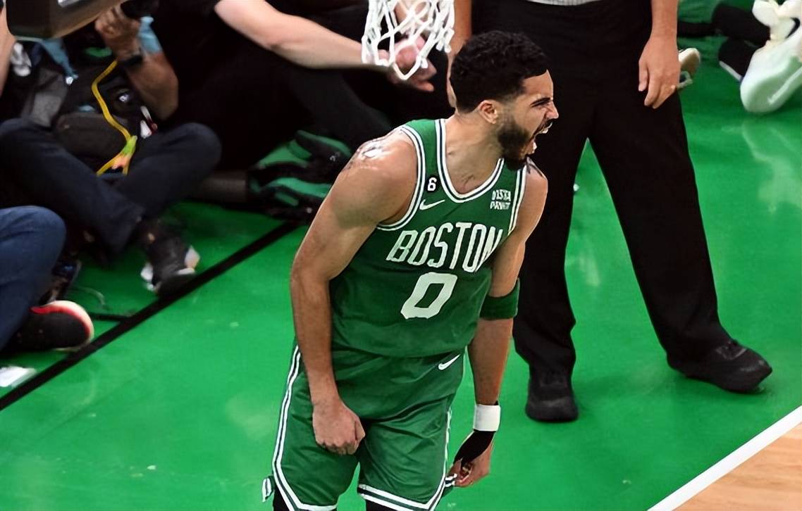 乐鱼体育：凯尔特人队新赛季：霍福德能否保持状态，继续为球队提供稳定贡献？的简单介绍